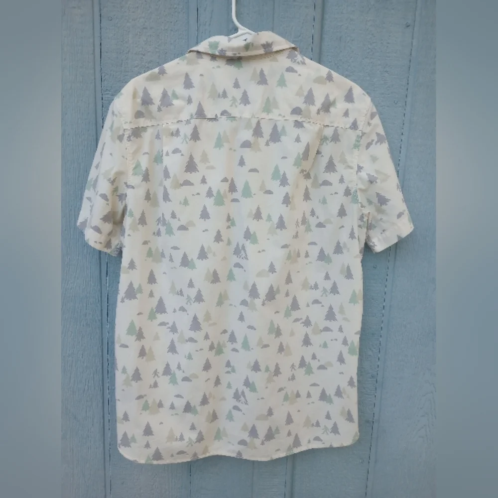 The North Face Medium Button Down Bigfoot